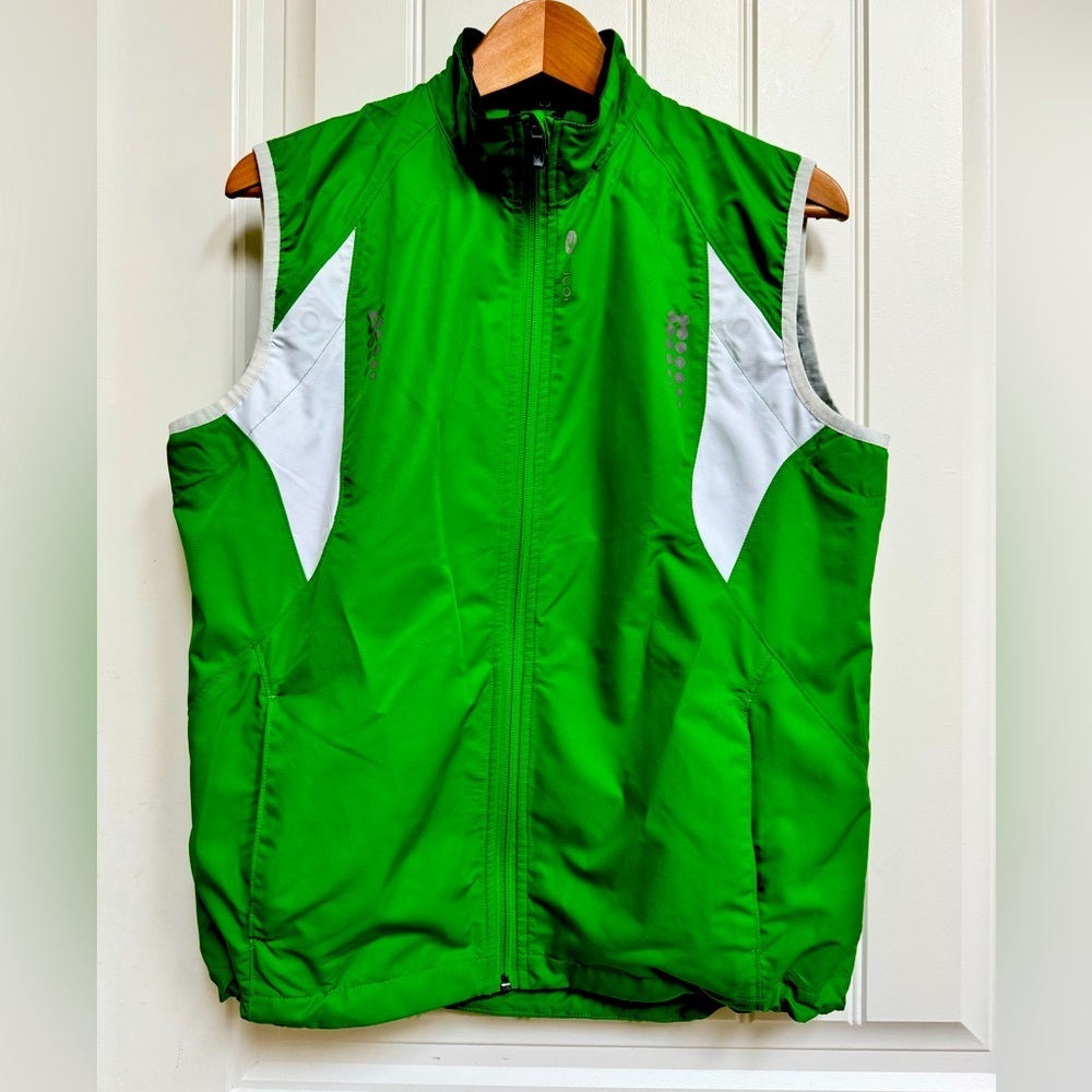 Sugoi Green Vented Cycling Vest with Back Vent and Pockets. Size L
